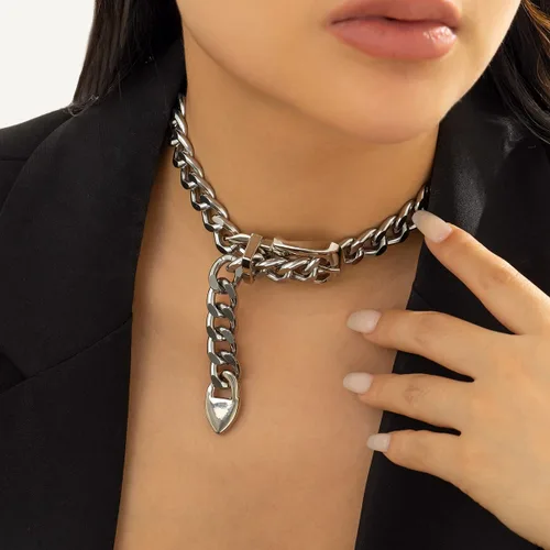 Vista 2 de Kercisbeauty Gargantilla de cadena gruesa estilo cinturón plateado para mujeres y niñas, joyería punk para ocasiones especiales, Metal, No es una
