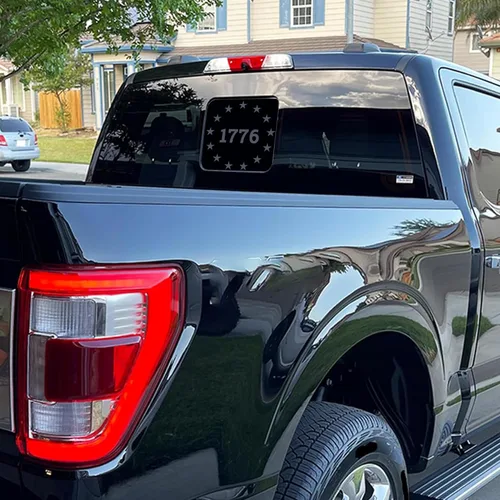 Vista 2 de Xinghe para Ford F150 F250 F350 2015-2025 2026, Calcomanías de bandera americana para ventana trasera, Calcomanía de bandera USA mate para ventana