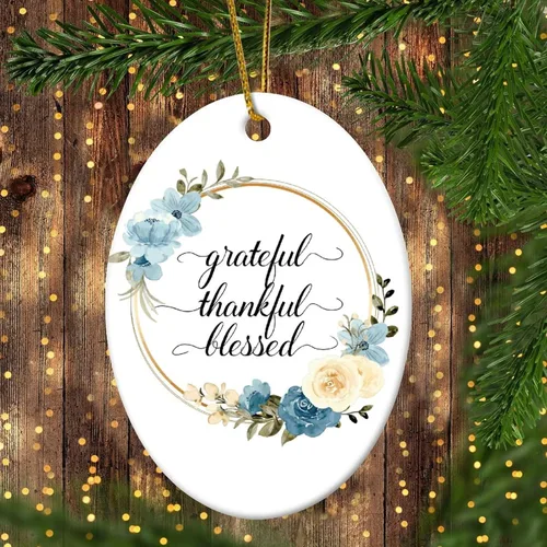 Vista 4 de Adornos de Navidad con cita de corona de flores, adorno ovalado de porcelana de Grateful Thankful Blesed, decoración de árbol de Navidad, regalos