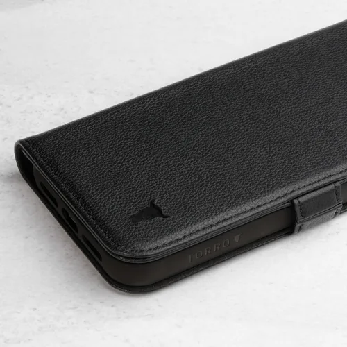 Vista 6 de TORRO Funda de cuero compatible con iPhone 14 Pro Max - Funda de piel auténtica tipo cartera con tarjetero y función atril (negro)