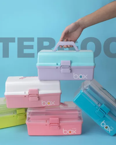 Vista 7 de TERGOO Organizadores y Almacenamiento de Manualidades de Plástico de 3 Capas de 12 Pulgadas, Caja de Aparejos Plegable Portátil con Asa y Divisores