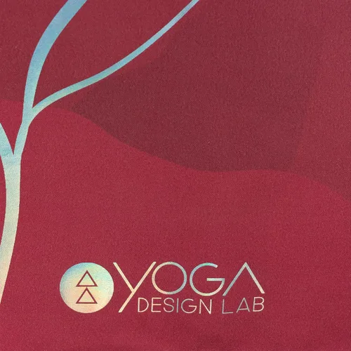 Vista 3 de YOGA DESIGN LAB - Tapete de yoga de viaje Tapete 2 en 1 + toalla Ligero, plegable, ecológico de lujo Ideal para yoga caliente, bikram