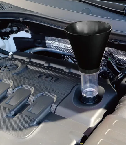 Vista 4 de M31 Embudo de aceite sin derrames de ajuste directo compatible con Volkswagen y Audi
