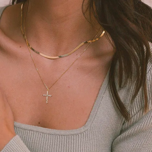Vista 4 de Tewiky Dainty Cross Necklace for Women, 14K Gold Plated Simple Cross Choker Necklaces Small Cross Pendant Tiny Cute Necklaces Handmade Aesthetic