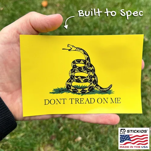 Vista 7 de Stickios Adhesivo de Bandera Gadsden 'Dont Tread On Me' - Calcomanía Patriótica Bandera Americana 1776 para Autos, Camiones y Ventanas de Vehículos
