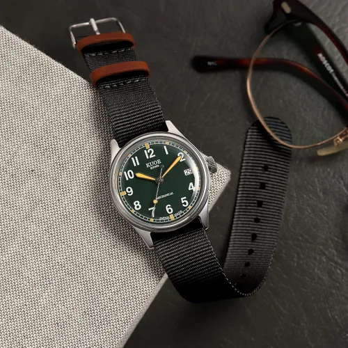 Vista 3 de KUOE Old Smith 90-002, Automatic NH35 Movement, Green Dial, Replacement Belt Included