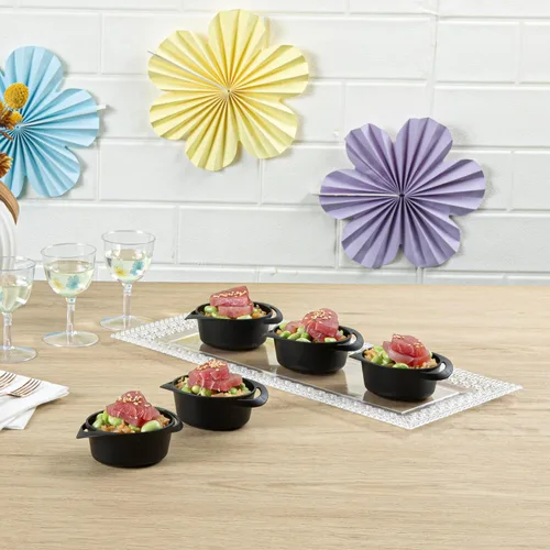 Vista 4 de Restaurantware Mini platos para servir de 3 onzas, 100 mini platos desechables para aperitivos, asas integradas, rectangulares, de plástico