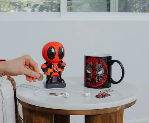 Vista 6 de Silver Buffalo Deadpool Chibi Stance - Banco pequeño de monedas de cerámica