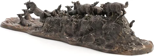 Vista 5 de Veronese Design Estatua de resina de gran migración de 17 pulgadas con acabado de bronce