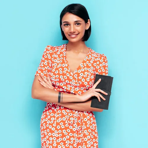 Vista 6 de Cartera de cuero real para mujer con bloqueo RFID, diseño triple tarjetero para damas con ventana de identificación