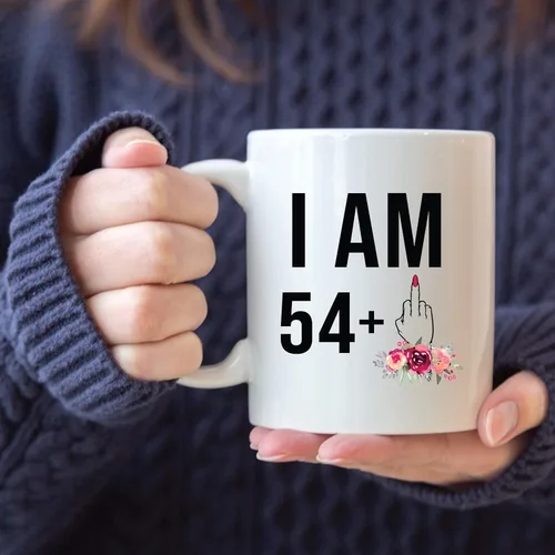 Vista 3 de Regalo de 55 cumpleaños para mujeres, 54 + un dedo medio, lindo divertido regalo para ella, taza única de Bday para mejor amiga girando 55