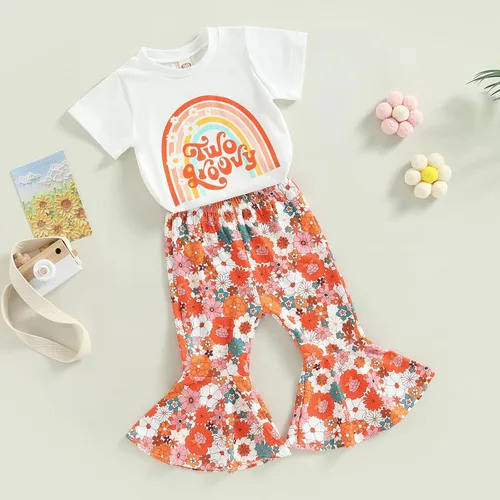 Vista 6 de YOKJZJD Conjunto de camiseta de manga corta con estampado floral arcoíris y pantalones acampanados para niñas pequeñas