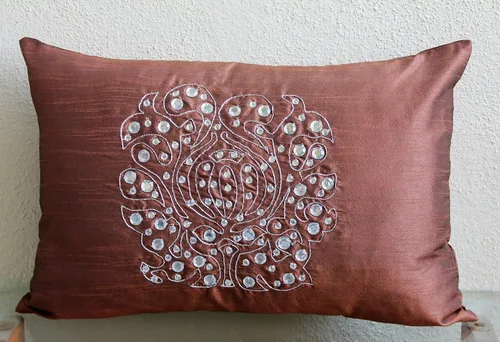 Vista 75 de The HomeCentric Fundas de almohada lumbares doradas de 12 x 14 pulgadas (11.8 x 13.8 in), de piel sintética, con diseño de animales, estilo moderno