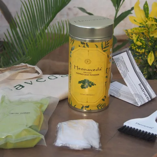 Vista 6 de Hennaveda Polvo índigo para cabello con cepillo de tinte para el cabello, guantes y gorro de ducha, 3.53 oz