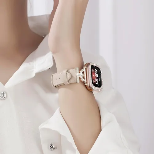 Vista 4 de Correa de cuero compatible con Fitbit Sense 2/Versa 4 para mujeres, elegante correa de cuero con hebilla metálica en forma de D con strass con funda