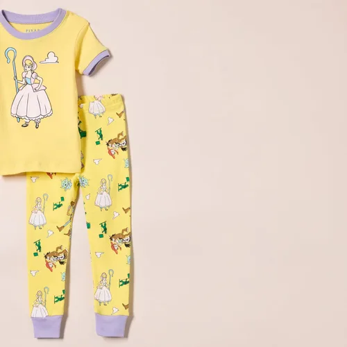 Vista 2 de Tienda Essentials Disney Marvel Star Wars Pijama de algodón ajustada para niñas y niños pequeños, paquete de 3