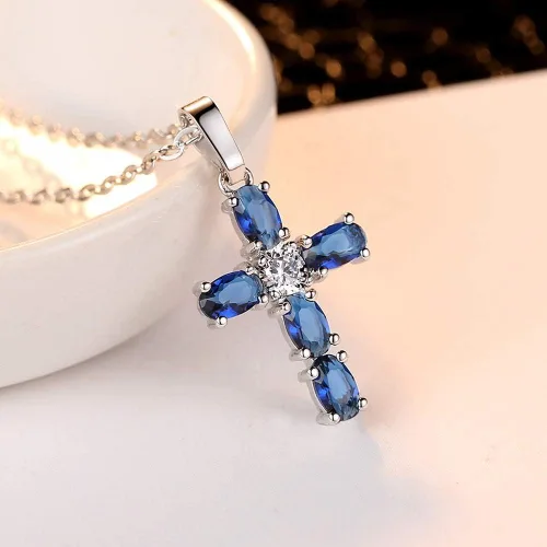 Vista 3 de Collar de cruz con gemas de Hubbering Living in Faith