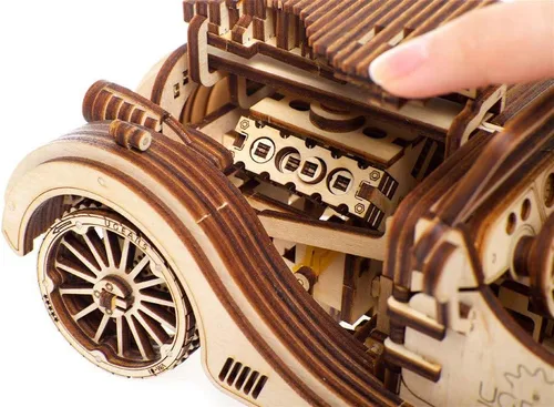 Vista 7 de UGEARS Vehículo Roadster VM-01 – Coche de madera 3D DYI – Proyectos divertidos para adultos – Idea de modelo de trabajo mecánico 3D