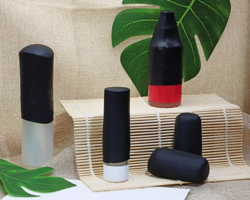 Vista 3 de Mini Skater 5 piezas de silicona para botella de viaje, funda elástica reutilizable, ajuste estándar para artículos de tocador estándar, tapa