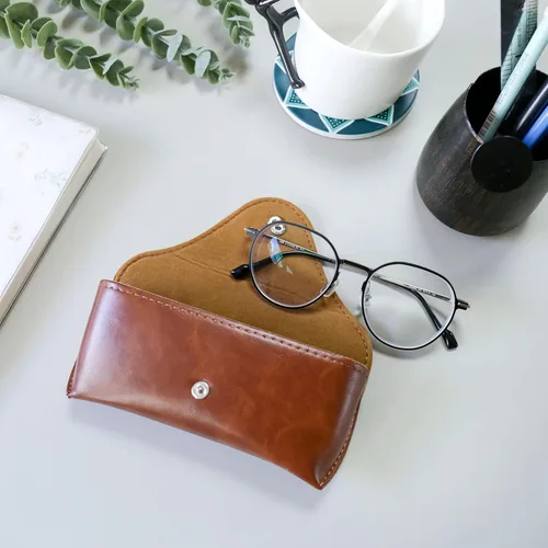 Vista 7 de Portable Leather Glasses Case,Flexible Sunglasses Pouch Slim Case for Women Men Horizontal Eyeglass Case