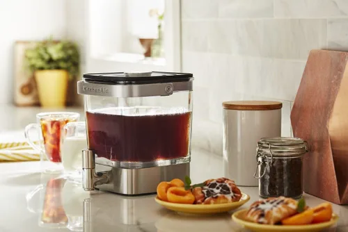 Vista 4 de Máquina de café en frío KitchenAid de 38 oz - KCM5912 Built-in Tap for Easy Dispensing, Brews Concentrate for Iced Coffee, Reusable Stainless