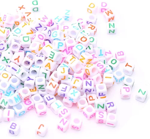 Vista 13 de 1000 piezas de cuentas cuadradas luminosas con letras, cuentas de cubo que brillan en la oscuridad, cuentas de letras luminosas acrílicas, cuentas