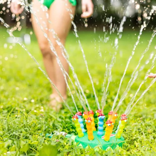 Vista 5 de Juguete rociador Sunny Patch Splash Patrol, marca Melissa & Doug