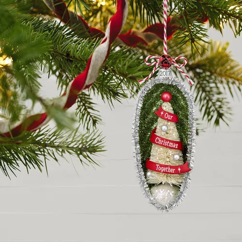 Vista 2 de Hallmark Keepsake 2017 mini adornos de navidad de porcelana, deseos de boda