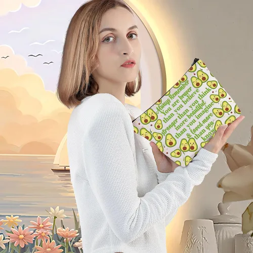 Vista 5 de LEVLO Divertida bolsa de maquillaje con diseño de aguacate, regalo inspirado en los amantes del aguacate, con texto en inglés "You Are Braver