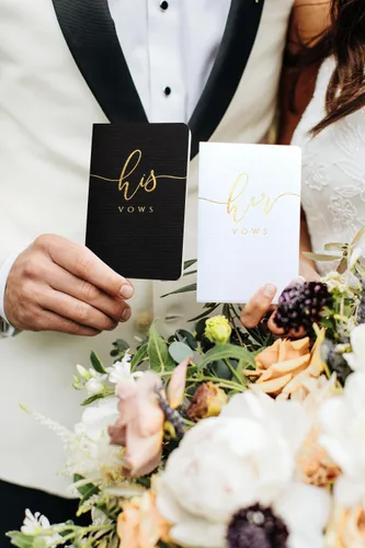 Vista 3 de UNITED ESELL Ivory Wedding Vow Books His and Hers – Cuaderno de novia y boda de aluminio negro con 28 páginas – 5.9 x 3.9 pulgadas – Renovación