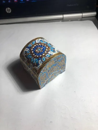 Vista 5 de 2 pulgadas x 2 pulgadas Material Caja de hueso de camello para regalo y joyería y oro y plata