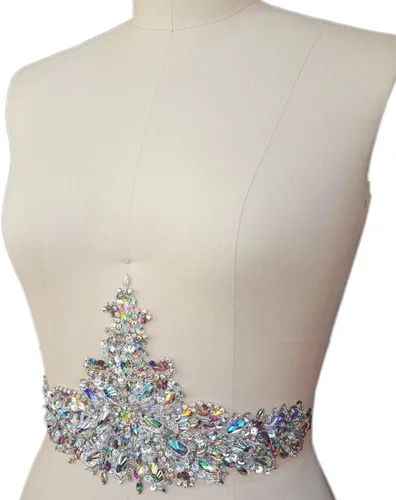 Vista 3 de Exquisitos parches de cristal brillantes hechos a mano de color AB para coser con piedras y lentejuelas para vestidos de novia, accesorios manuales