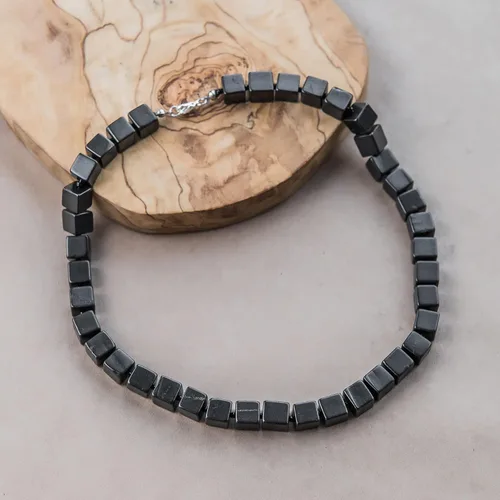 Vista 2 de Karelian Heritage Authentic Shungite Stone Necklace with Shungite Beads Protection Handcrafted Round Black Beaded Necklace Root Chakra Balancing