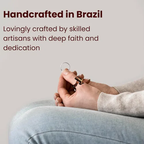 Vista 6 de Catholica Shop Anillo elástico de rosario de dedo católico, cuentas de oración de madera de cerezo – Paquete de 6 unidades – Hecho en Brasil