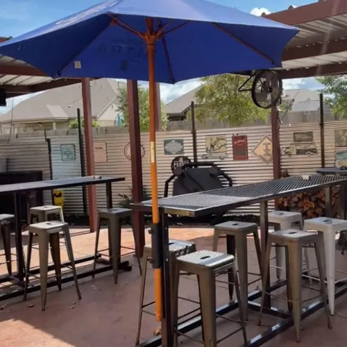 Vista 2 de Soporte resistente para sombrilla de patio al aire libre, clip fijo, abrazadera ajustable para sombrilla con perilla giratoria de mano