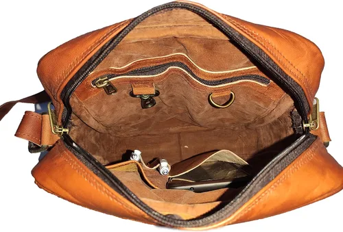 Vista 8 de Bolso bandolera de cuero vintage hecho a mano para hombres y mujeres, unisex, para adolescentes, bolso bandolera para iPadTab Mini, pequeño de 11