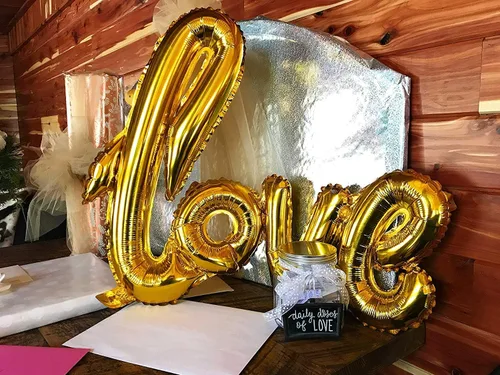 Vista 3 de Gran Banner de Globos de Oro de Lámina de Amor, Globos de Letras de Lámina de Mylar de 42 Pulgadas de Oro para Decoraciones de Boda, Día de San