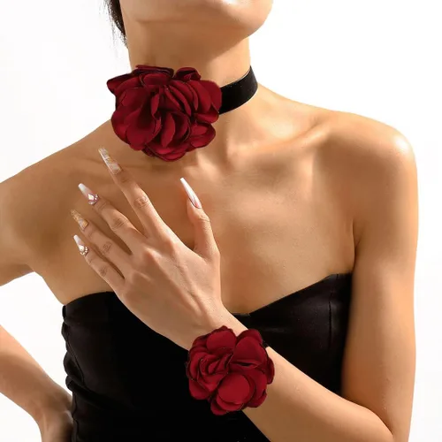 Vista 7 de Bounzhi Gargantilla de terciopelo con rosas góticas, collar negro, collar de muñeca y flores, elegante para mujer
