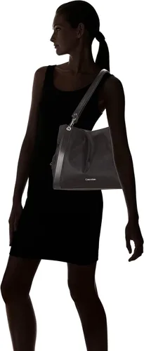 Vista 8 de Calvin Klein Reyna - Bolso de hombro con triple compartimento
