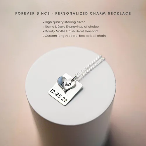 Vista 2 de Forever Since - Collar personalizado con forma de corazón y rectángulo. Acabado mate. Personaliza con iniciales o fecha. Elección de cadena de plata