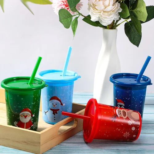 Vista 2 de Nuanchu 12 vasos de Navidad con pajitas y tapas, vasos reutilizables de plástico de 10 onzas para regalo de fiesta de Navidad