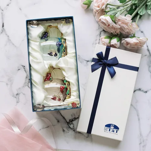 Vista 6 de BTaT- Juego de tazas de té de vidrio floral con tapas y cuchara, paquete de 2, 11 onzas, azul y rojo, diseño de flores con caja de regalo, tazas