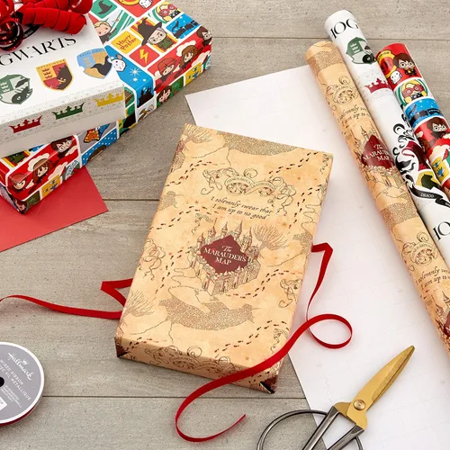 Vista 3 de Hallmark Paquete de papel de regalo y bolsas de regalo de Harry Potter (paquete de 3 papel de regalo, paquete de 3 bolsas de regalo)