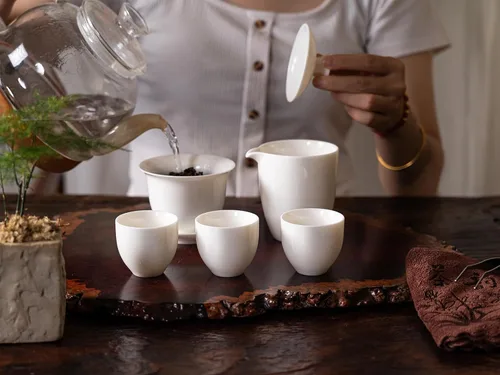 Vista 4 de Juego de té de jade blanco Gaiwan Gongfu chino - 6 tazas estilo japonés en casa