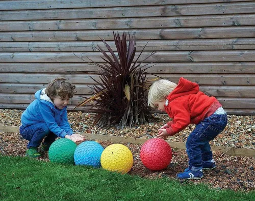 Vista 7 de TickiT 75041 Pelotas de fácil agarre, juego de 4, aprende a lanzar y atrapar, bolas de aprendizaje táctiles, multicolor