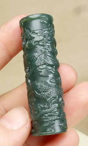 Vista 6 de China Natural Hetian Nefrita Verde Jade Tallado Dragón Real Colgante Amuleto
