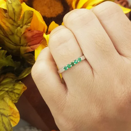 Vista 54 de Dazzlingrock Collection Anillo de boda redondo de 5 piedras preciosas o diamantes para mujer en oro macizo de 10 K/14 K/18 K