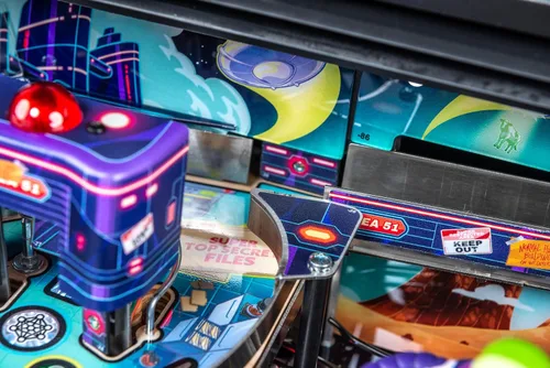 Vista 44 de Stern Pinball Foo Fighters con Insider Connected, Premium Edition Arcade Pinball Machine
