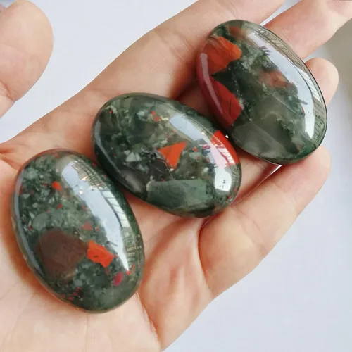 Vista 2 de Piedra de sangre africana, mini bolsillo ovalado de palma curativa, cristal curativo, spa, piedra energética, cristales y piedras curativas