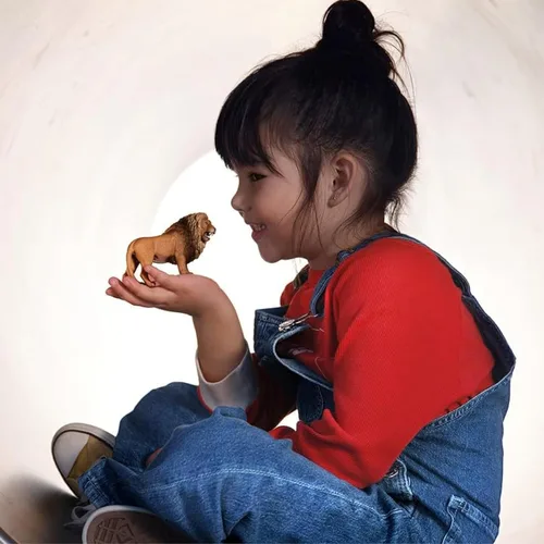 Vista 2 de Figura de león rugiendo Schleich